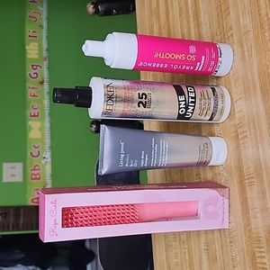 Rizos Curls Flexi Brysh, Living Proof  triple detox shampoo, Redken treatment